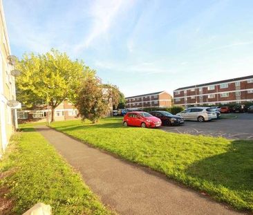 Eden Close, Slough, SL3 - Photo 2