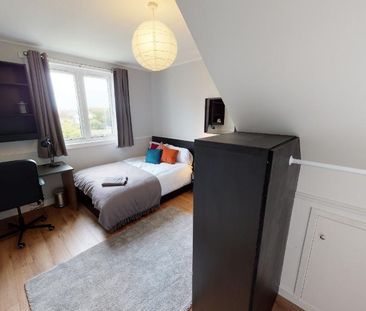 1 bedroom in a house share to rent - Photo 2