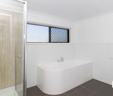 FRESHLY RENOVATED FAMILY HOME - Photo 4