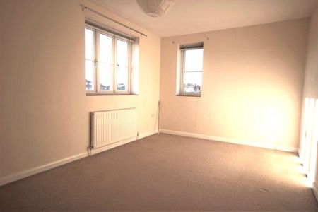 4 bedroom detached house to rent - Photo 3