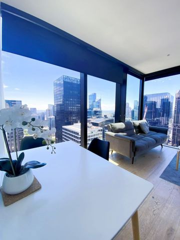 Luxurious 2-Bedroom Apartment in Melbourne CBD with Stunning City Views - Photo 3