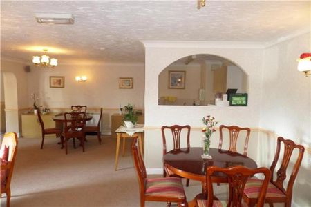 1 bedroom retirement property to rent - Photo 4