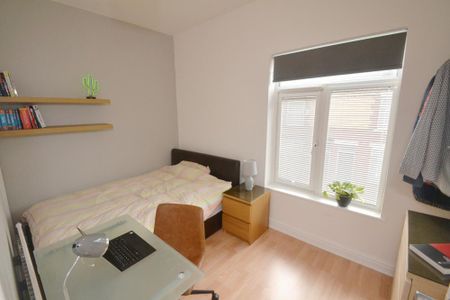 4 bedroom terraced house to rent - Photo 5