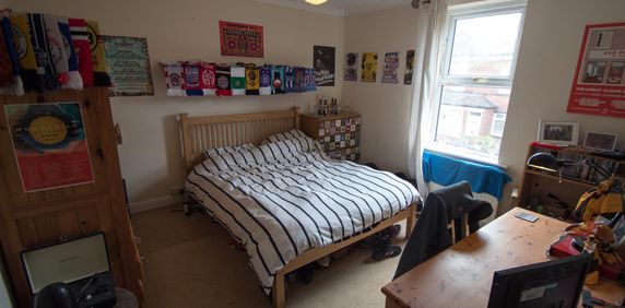 4 bedroom terraced house to rent - Photo 2