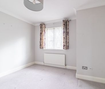 3 bedroom end terraced house to rent, Available unfurnished from 14... - Photo 1