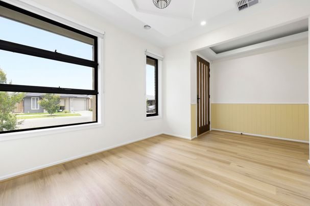 Stunning Family Home! - Photo 1