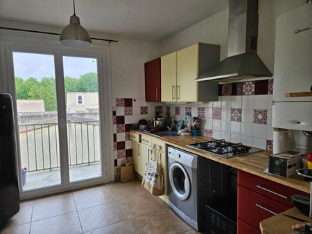 Location Appartement 4 pièces 84m² TAIN L HERMITAGE 26600 - Photo 4