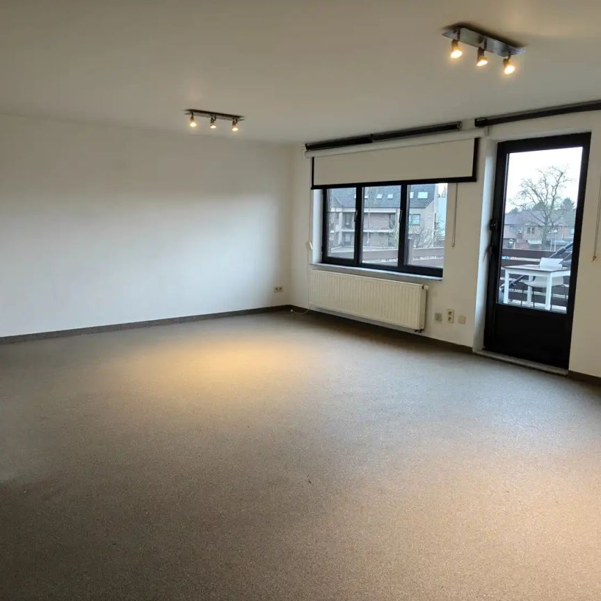 éénslaapkamerappartement te huur - Photo 1