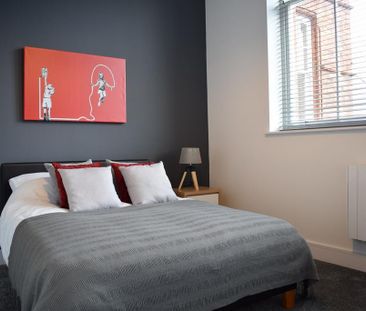 2 bedroom flat to rent - Photo 2