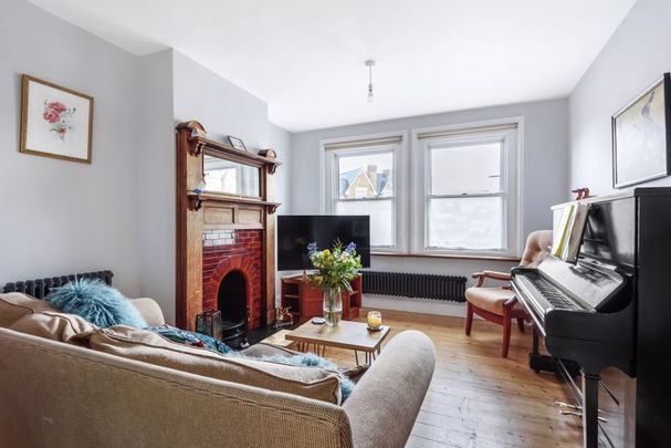 Hare Lane, Farncombe, Surrey, GU7 - Photo 1