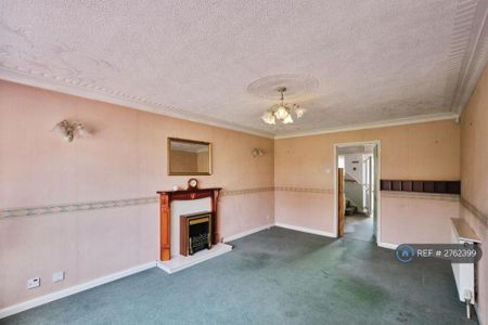 3 bedroom terraced house to rent - Photo 2