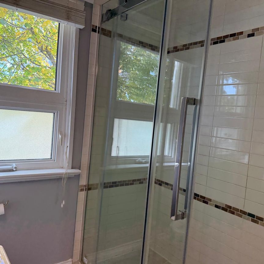 For Lease - 1377 Sheldon Avenue, Oakville, Ontario - Photo 1