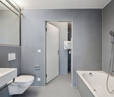 Moderne 2.5-Zimmer-Wohnung in Seenähe - Photo 2