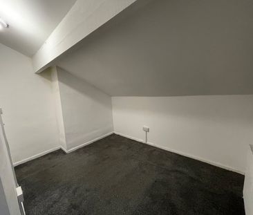 4 Bed Terraced House, Strathmore View, LS9 - Photo 2