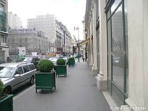 Logement à Paris, Location meublée - Photo 2