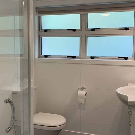 One Bedroom Apartment including whiteware - Photo 4