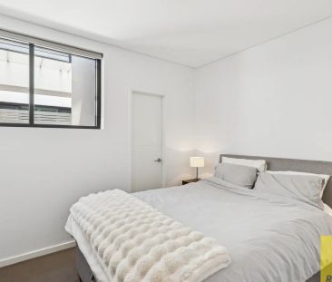 Spacious Furnished Apartment - Photo 5