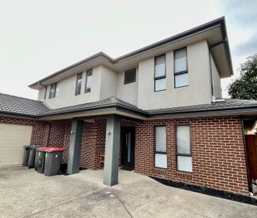 24 Koonawarra Street, Clayton VIC 3168 - Photo 1