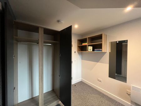 Flat 5, Commercial Point, NG9 2NG, NOTTINGHAM - Photo 5