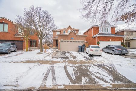For Lease - 5563 Lockengate Court, Mississauga, Ontario - Photo 3