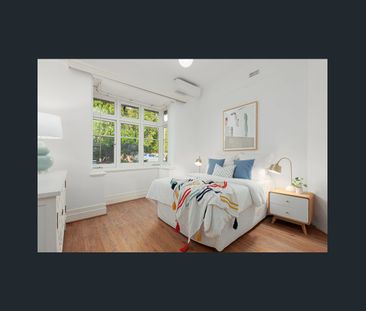 Charming Character Home on Spacious Block – Unfurnished - Photo 3