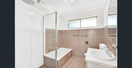 Private Townhouse in Convenient Location - Photo 4