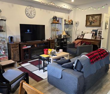 For Lease - 10 Gord Matthews Way, Uxbridge, Ontario - Photo 6
