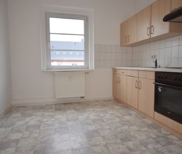 2-Raum Wohnung • Tageslichtbad mit Wanne • Einbauküche • Stellplatz... - Foto 3