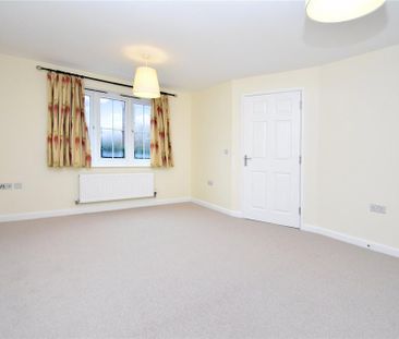 4 bedroom semi-detached house to rent - Photo 1
