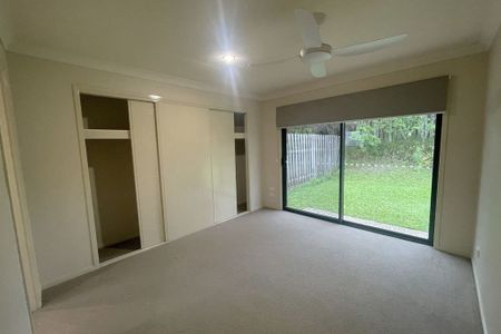 Stones throw to Coomera River - Photo 3