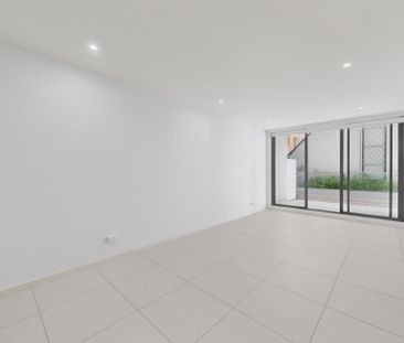 Open Plan Living, Outdoor Space and Parking - Photo 6