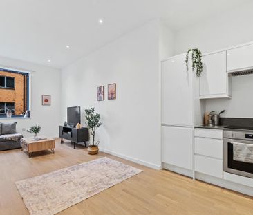 Studio to rent - Photo 2