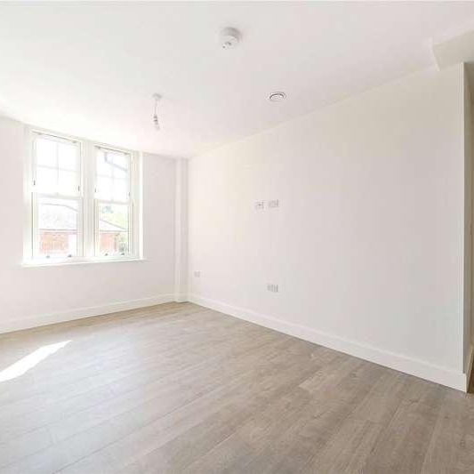 Catteshall Road, Godalming, Surrey, GU7 - Photo 1