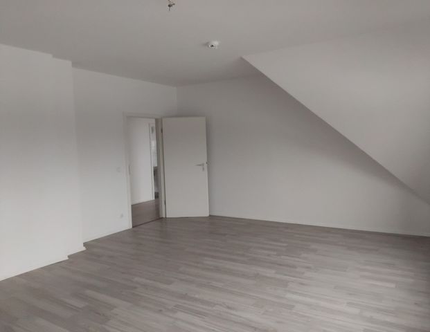 Renovierte 2 Zimmer Wohnung im DG in Gelsenkirchen zu vermieten!!! - Photo 1