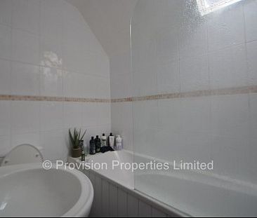 3 Bedroom Properties in Leeds - Photo 6