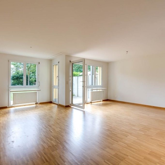 Moderne 4.5-Z'Maisonette-Wohnung in Reinach - Photo 1