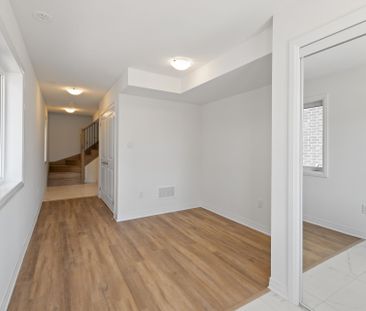 For Lease - 12 Feather Road, Welland, Ontario - Photo 2