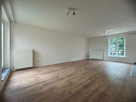 Centraal gelegen appartement met 2 slaapkamers en terras in het centrum van Sint-Kruis - Photo 3