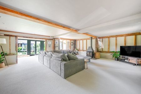 5 bedroom detached house to rent - Photo 3