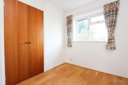 4 bedroom detached house to rent - Photo 5