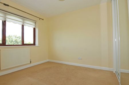 4 bedroom Four Bedroom Detached House to rent - Photo 5