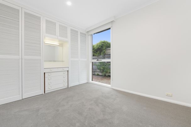 3/33 Howard Street, Glen Iris VIC 3146 - Apartment For Rent | Domain - Photo 1