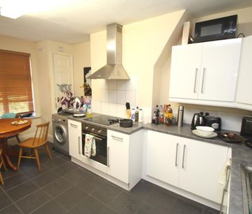 Marlowes, Hemel Hempstead, HP1 1LA, Hertfordshire - Photo 3