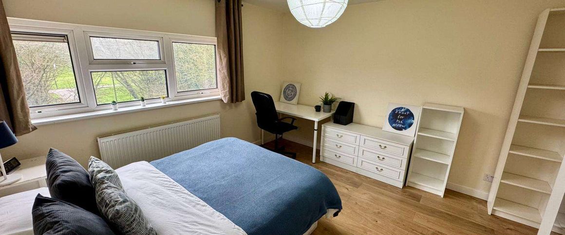 Cleavers Avenue 2F - Photo 1