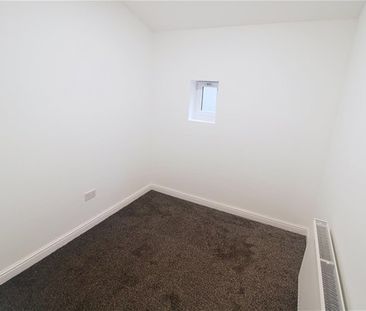 2-4 Thornton Lodge Road, Huddersfield - Photo 1