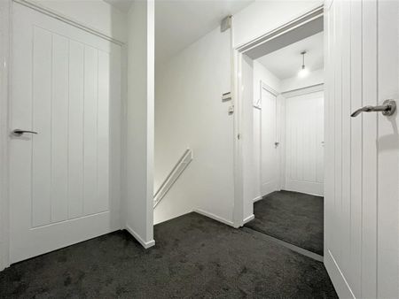 2 bedroom Maisonette to rent - Photo 2