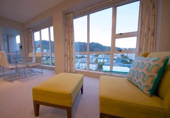 3 bedroom penthouse apartment at Stadium Gardens overlooking historic Thorndon - Photo 1