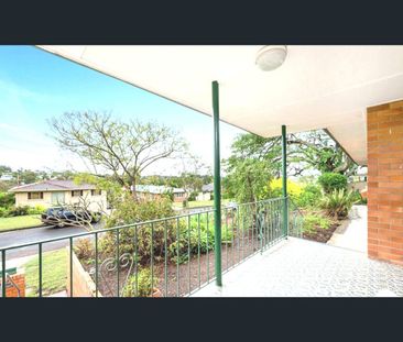 Lovely Low-Set Family Home | Mansfield Catchment | Extra Study | La... - Photo 4