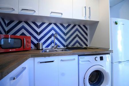 Calle de las Islas Hébridas, Madrid, Community of Madrid 28035 - Foto 2