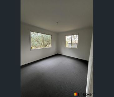 Modern Renovated 2-Bedroom Unit - Photo 5